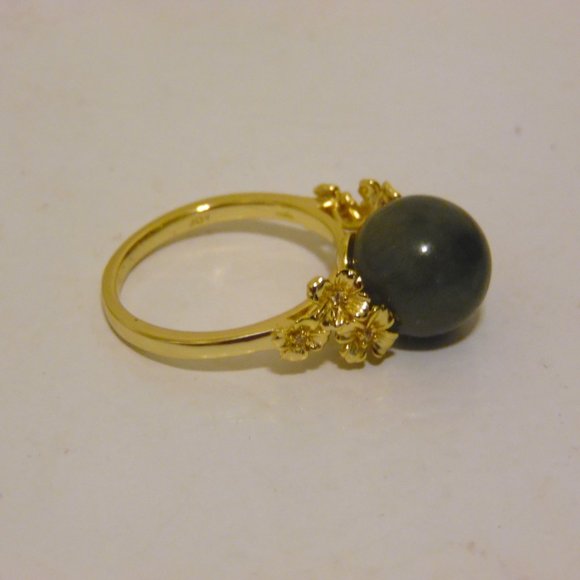 Jade of Yesteryear Dark Green Jade Gemstone Ball Floral Ring Size 8 - Picture 1 of 4